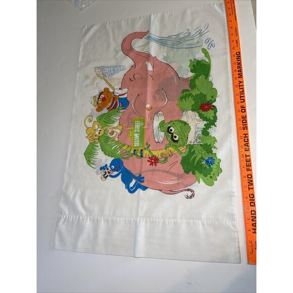 Vintage Sesame Street pillow case 30x20” Big Bird Ernie Grover Oscar Bed Elmo - Picture 2 of 11